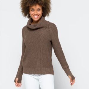 Market & spruce thumb hole pull on sweater size S